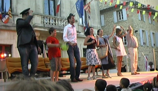 La 8 �me �dition s'est d�roul�e le vendrdi 8 et le samedi 9 juillet 2011 dans les rues, la place Max Aubert et le stade Eric Cantona.
Spectacles de rue, cirque, danses, jazz-manouche, th��tre et concerts ce sont succ�d�s et ont obtenus un tr�s grand succ�s populaire.