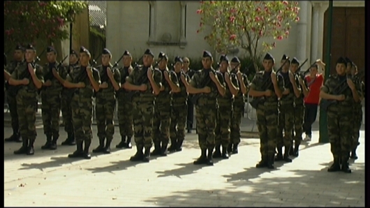 Le vendredi 27 juillet a eu lieu � Sainte C�cile les Vignes, la c�r�monie de pr�sentation au drapeau de la promotion 2012 de la FMIR de la Base 115 d'Orange.
En pr�sence de nombreuses personnalit�s civile et militaire et sous la direction du Colonel St�phane Virem commandant la Base a�rienne 115 d'Orange.
