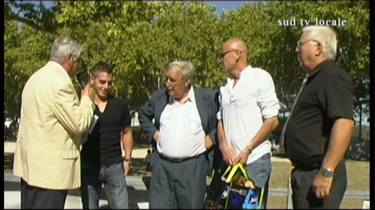 Le dimanche 16 septembre 2012 a eu lieu la derni�re r�union hippique de l'ann�e � Carpentras, avec la remise des troph�s de la saison 2012.
Le public et les professionnels ont eu droit � la distribution des raisins muscat du Ventoux.
Reprise des r�unions en mars 2013.