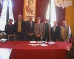 Suite aux �lections municipale de mars dernier, �lection � la communaut� de communes Aigues Ouv�ze en Provence qui regroupent les communes de Camaret sur Aygues, Piolenc, Sainte C�cile les Vignes, S�rignan, Travaillan, uchaux et Violes.
